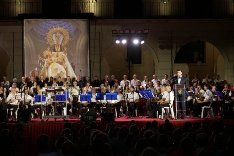 Alicante honra a sus grandes músicos en la 104 Alborada a la Virgen del Remedio