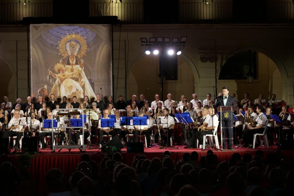 Alicante honra a sus grandes músicos en la 104 Alborada a la Virgen del Remedio