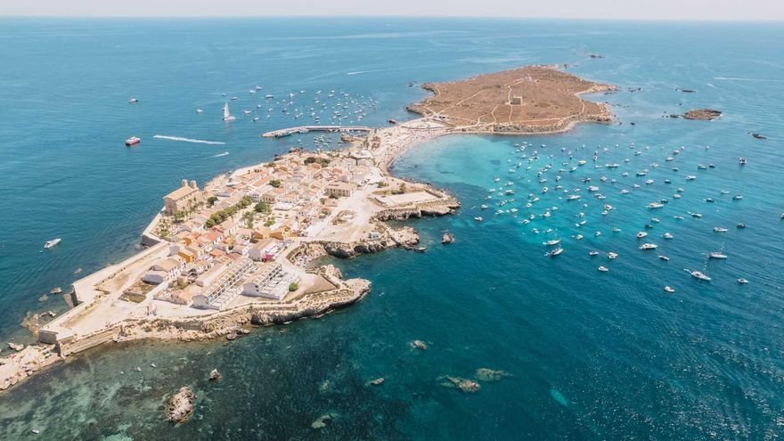 La isla de Tabarca busca la “independencia” de Alicante