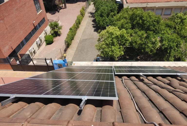 La Escuela de Arte y Diseño de Alicante inicia su reforma con placas solares y nuevas ventanas