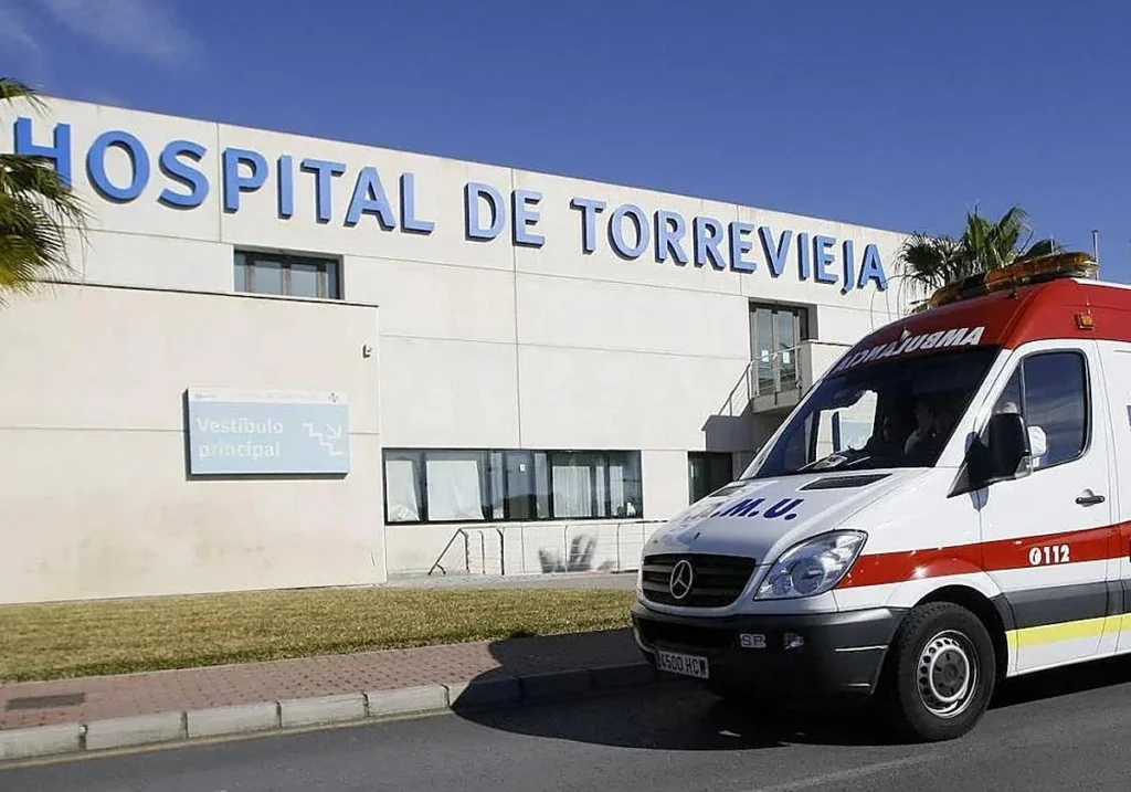 Sancionan a un dermatólogo de Torrevieja por negarse a atender a pacientes, algunos con cáncer, y le suspenden 15 días de empleo y sueldo