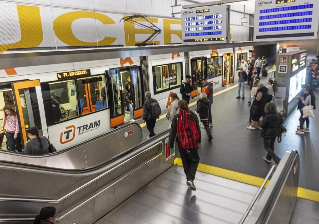 El TRAM de Alicante destina 21,7 millones a la electricidad de sus líneas y estaciones