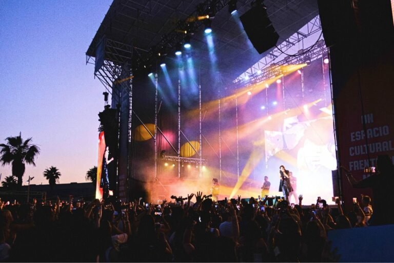 El Muelle Live reunirá en Alicante a Loquillo, Raphael, Vanesa Martín y Pablo López en los próximos meses