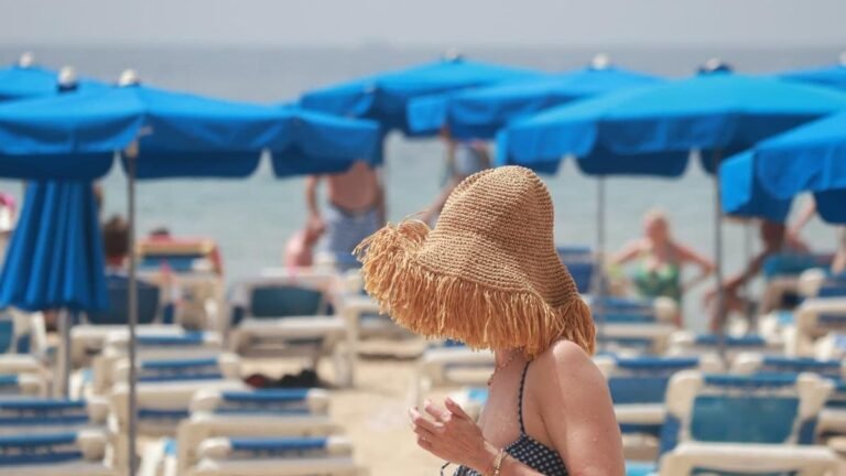 La AEMET activa de nuevo la alerta por calor extremo en numerosos municipios de la provincia de Alicante, con máximas de hasta 38 grados
