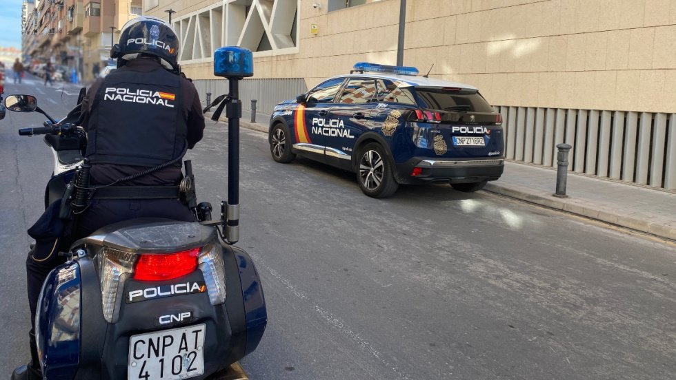 Detienen en Alicante a un fugitivo lituano buscado por tráfico de drogas que agredió a varios agentes al intentar escapar