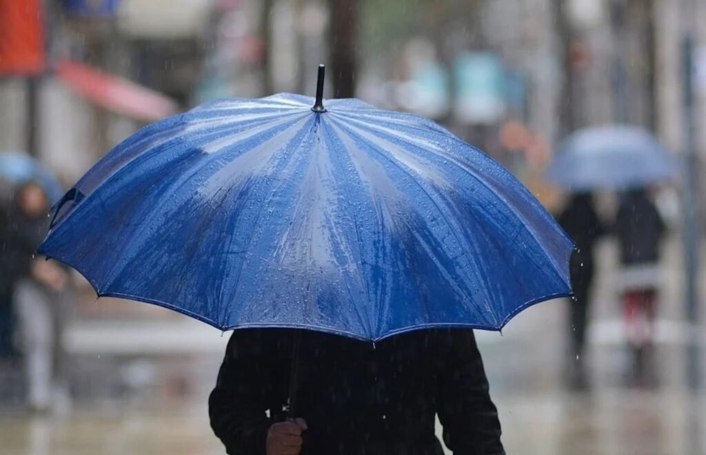 Alicante tendrá un lunes nuboso, con lluvias y máximas de 34 grados
