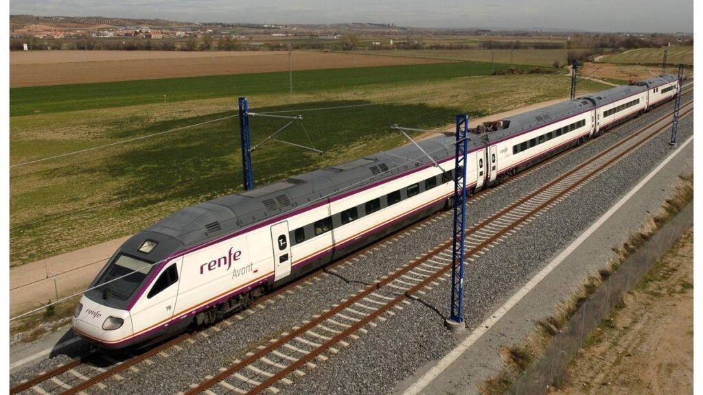 Nueve días sin tren entre Alicante y Murcia: miles de viajeros tendrán que usar autobuses