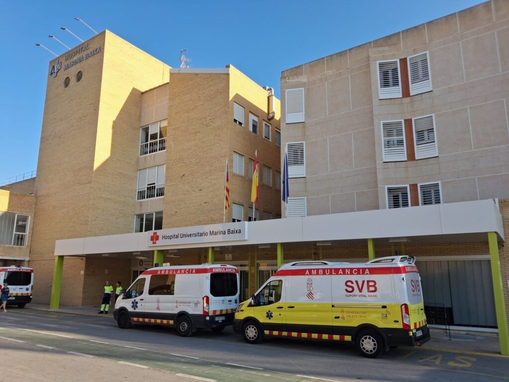 El Hospital de la Marina Baixa reduce a 14 días la espera para pacientes quirúrgicos prioritarios