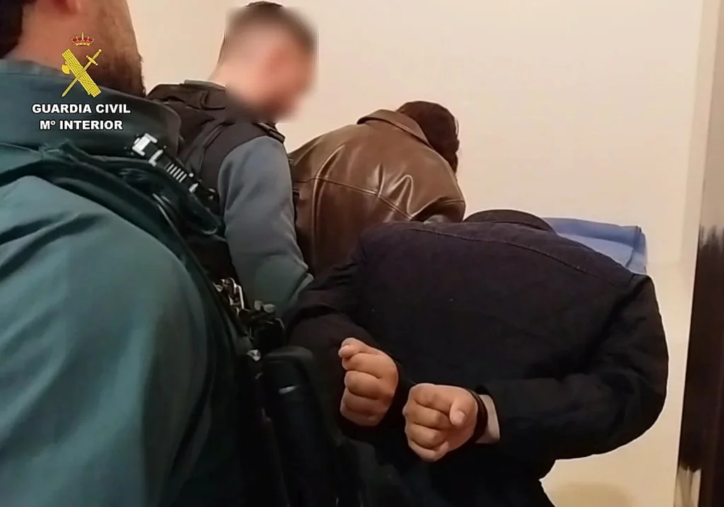 Detenida pareja que robaba a ancianos con abrazos y caricias en Dénia