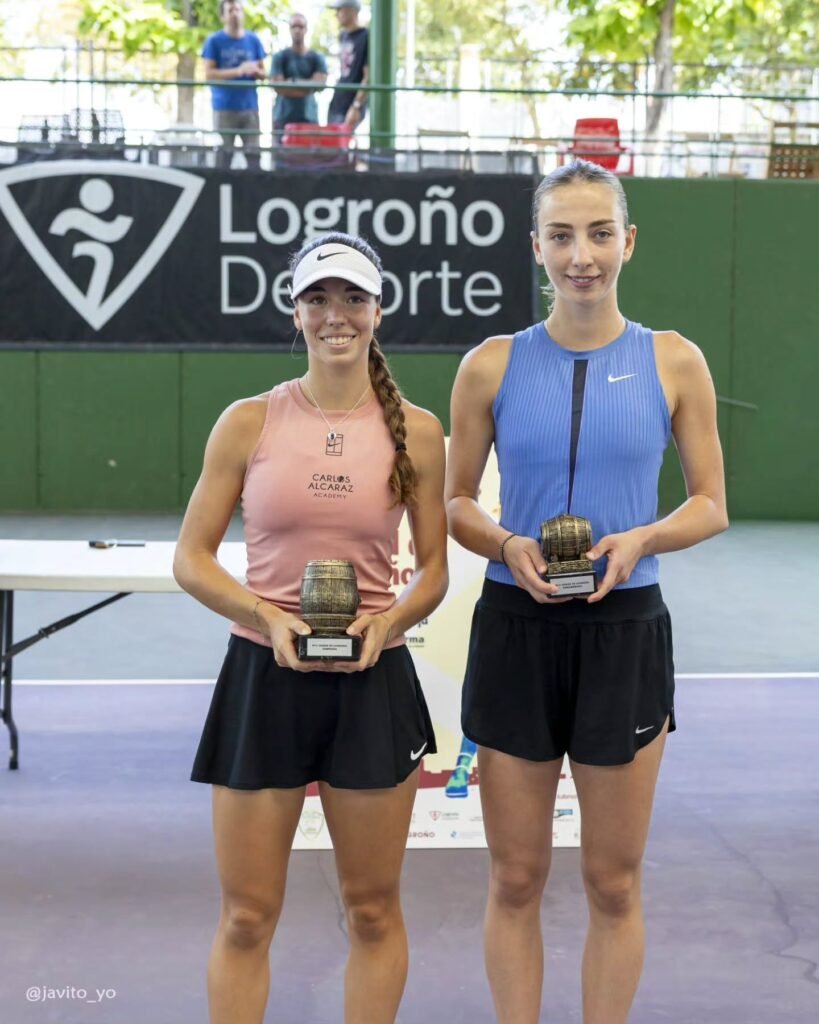 La alicantina Juliana Giaccio conquista su primer título profesional con solo 17 años