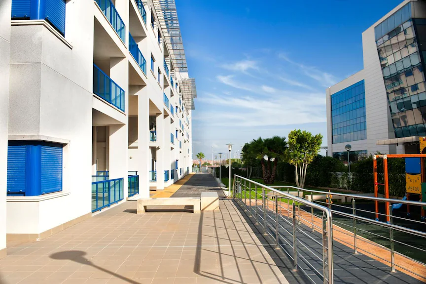 Alicante prepara nuevas reglas para limitar los pisos turísticos y proteger la vivienda habitual