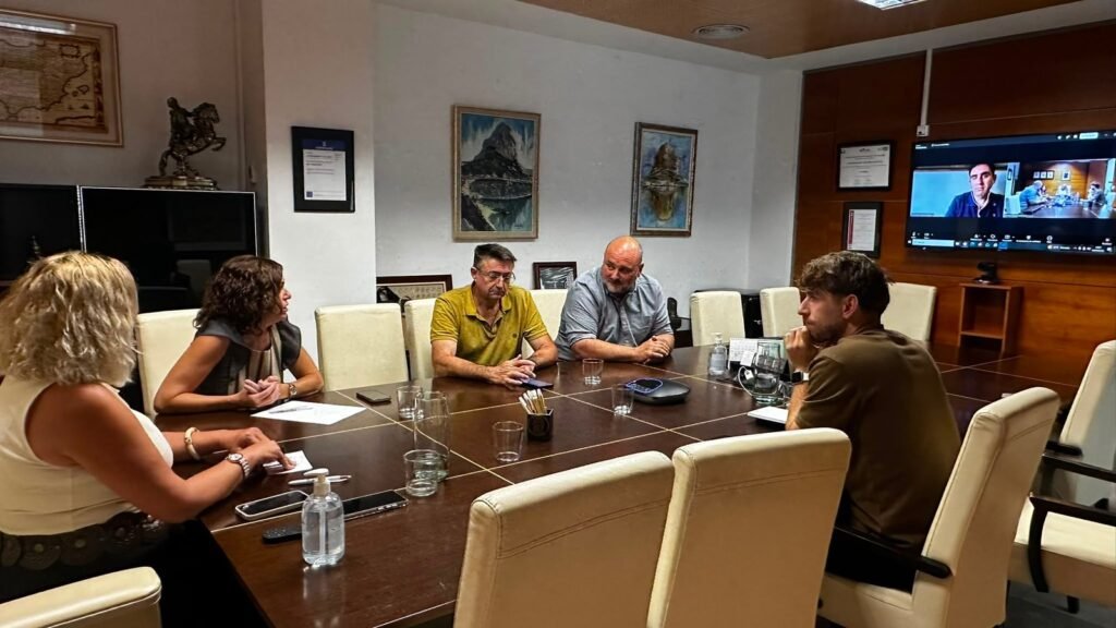 El Ayuntamiento de Calp amenaza con sancionar a Acciona con hasta 50.000 euros por incumplir los servicios mínimos de limpieza