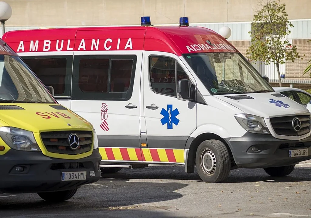 Hospitalizan a un niño de dos años tras caer de una tribuna y sufrir un traumatismo craneoencefálico durante las Fiestas de la Vaca en Castalla (Alicante)