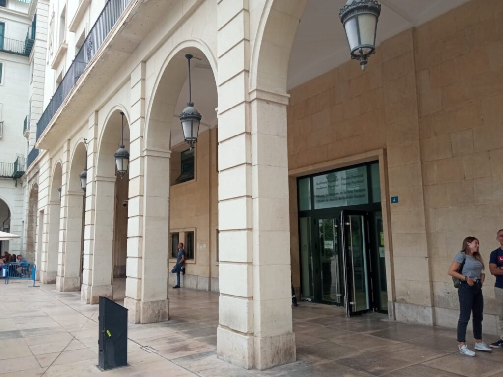 Condenan a más de 72 años de cárcel a un pederasta en Alicante que almacenaba más de 2.000 archivos de menores