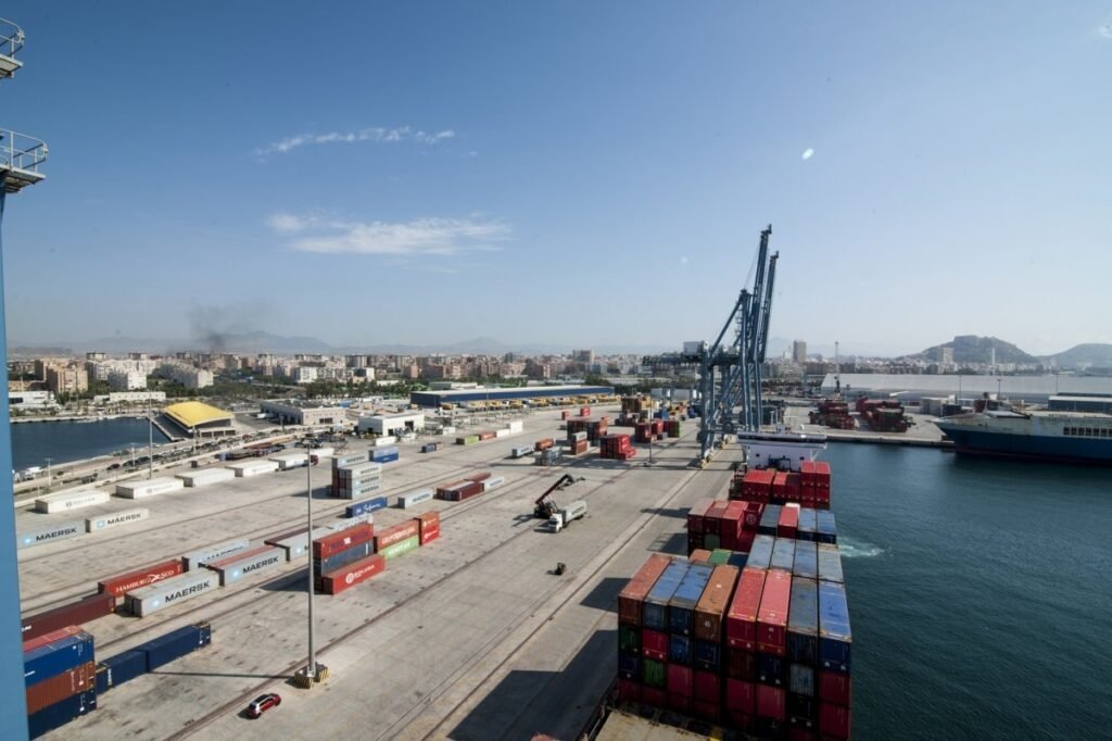 Puerto de Alicante, motor del Mediterráneo: mueve casi 2 millones de toneladas y crece un 26%