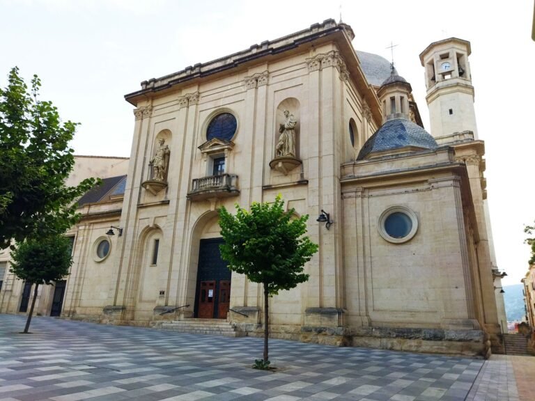 El riesgo de incendio obliga a trasladar la fiesta de la Virgen de los Lirios en Alcoi