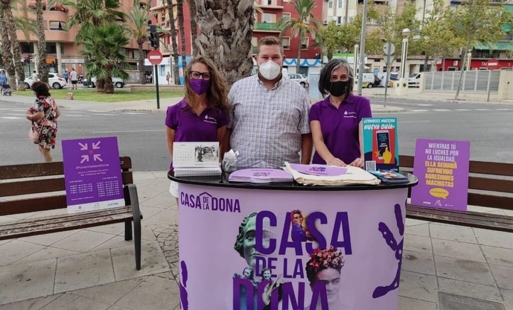 Las Fiestas de Agosto de Elche contarán con cinco Puntos Violeta y equipos móviles de atención