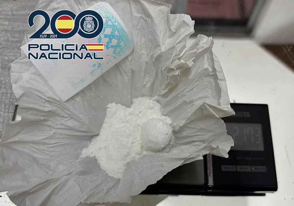 Casi 900 gramos de cocaína en una cochera: detenido un hombre de 65 años en Elche