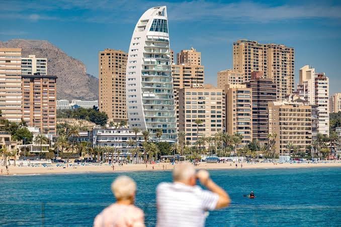 Los hoteles de Alicante alcanzan un 88,6% de ocupación en julio, su mejor dato desde la pandemia