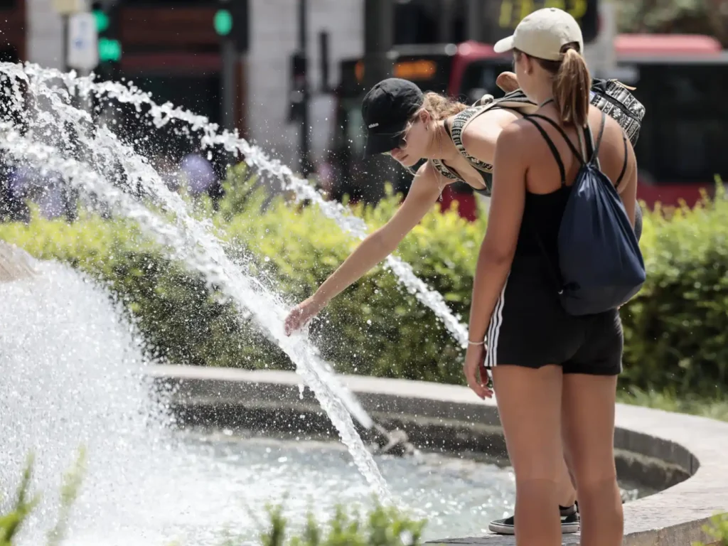 Alerta sanitaria por calor en Alicante: nivel rojo y hasta 42 ºC este miércoles