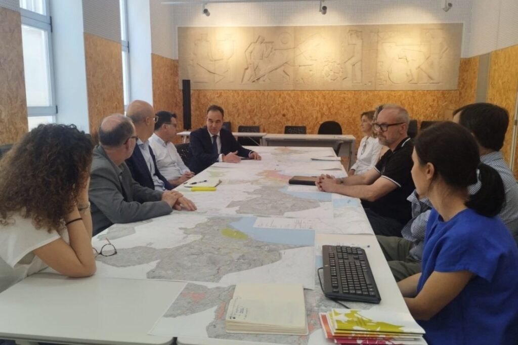Alicante y Elche planean una conexión de transporte de alta capacidad a través de la A-79
