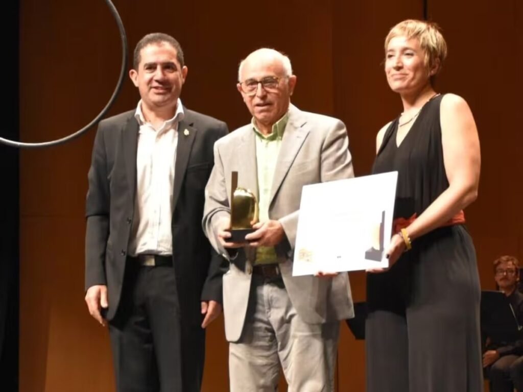 Muere a los 79 años Paco Blay Messeguer, historiador y referente cultural de Alcoi