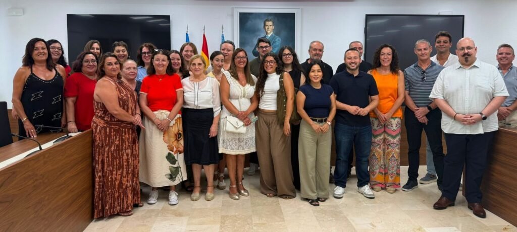 Torrevieja ofrece una oportunidad laboral a 55 desempleados con seis programas de empleo y una inversión de 1,8 millones de euros