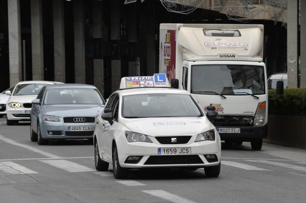 Benidorm ayuda a jóvenes con 70.000 euros para el carnet