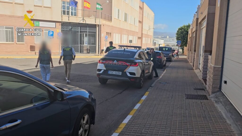 Tres detenidos en Alicante por vender un coche sin permiso del propietario: solo recibió 400 de los 8.000 euros acordados
