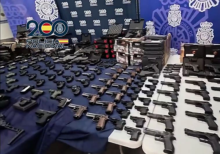 Un paquete de armas enviado desde Benidorm destapa una red que distribuía armamento por toda España: 631 armas incautadas