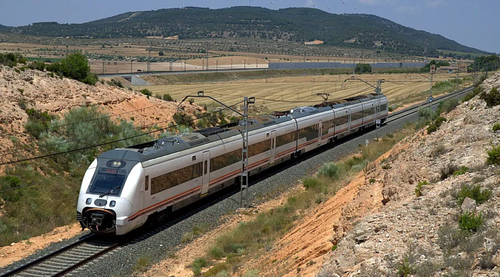 Muere una mujer arrollada por un tren entre Villena y Caudete