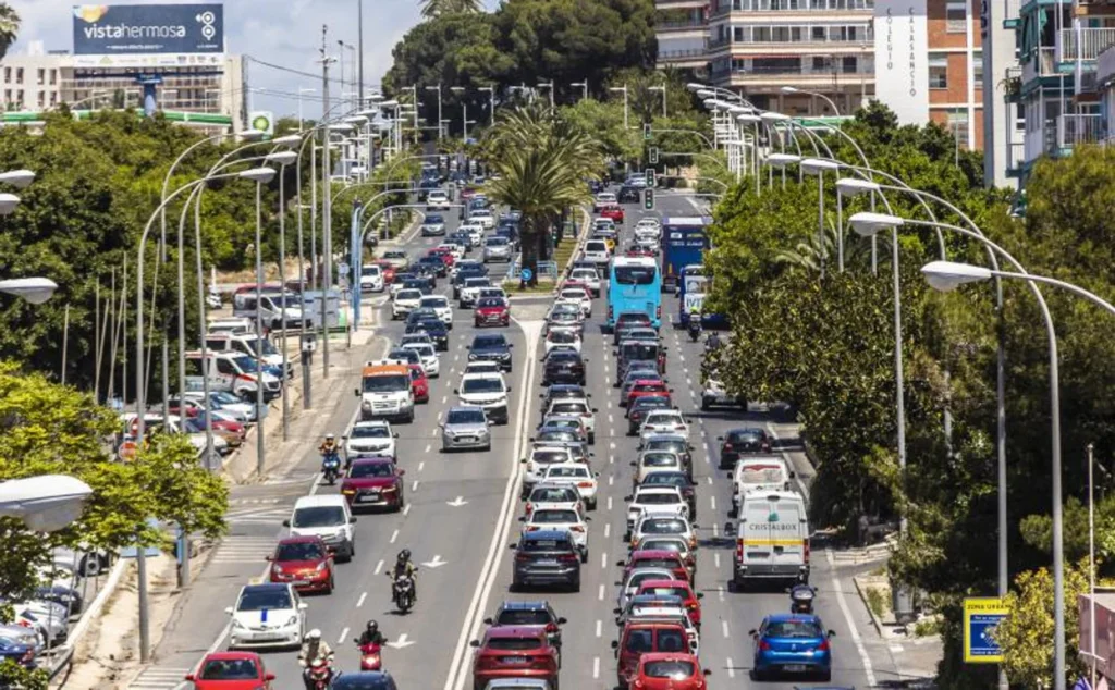 Alicante quiere sacar los coches del centro y llevar el tráfico al extrarradio: apuesta por el transporte público