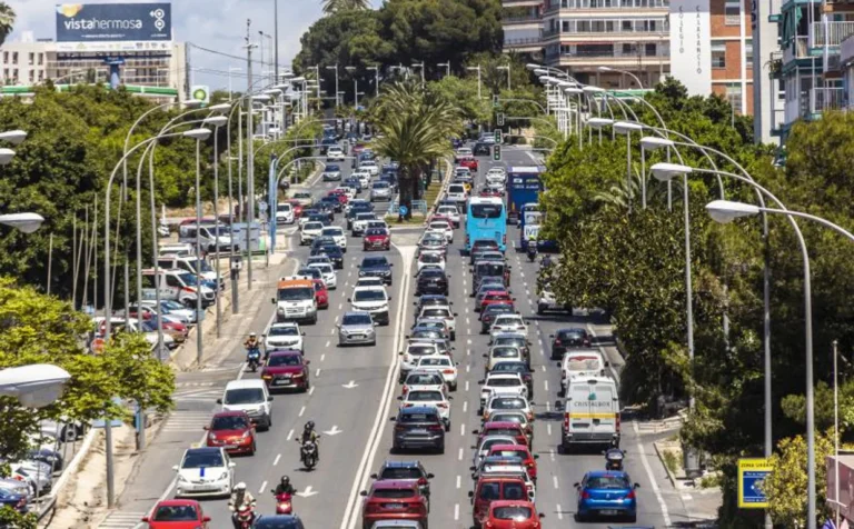 Alicante quiere sacar los coches del centro y llevar el tráfico al extrarradio: apuesta por el transporte público