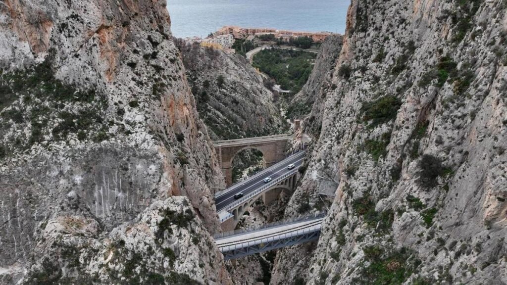 Los viaductos del TRAM en el Algar y el Mascarat se llevan el premio a la Mejor Obra de Alicante