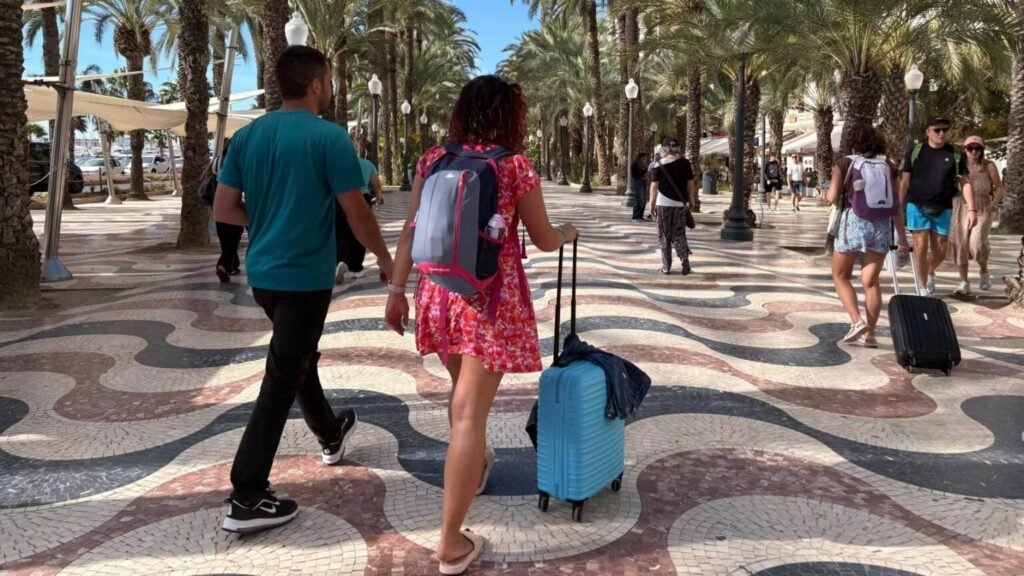 Alicante cierra agosto con un 95% de ocupación hotelera y roza el «lleno técnico»