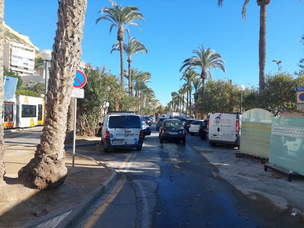 El Postiguet cierra el aparcamiento del Paseo de Gómiz por las obras del Tram de Alicante