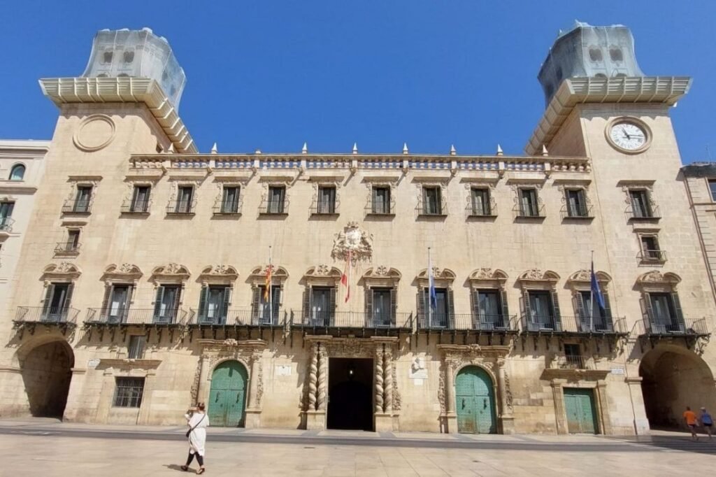 Alicante moviliza 11,1 millones de euros para nuevas inversiones y reforzar los servicios municipales