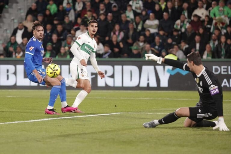 El Real Madrid llega a Elche este martes para el partido de las 21.30 horas contra el Elche CF