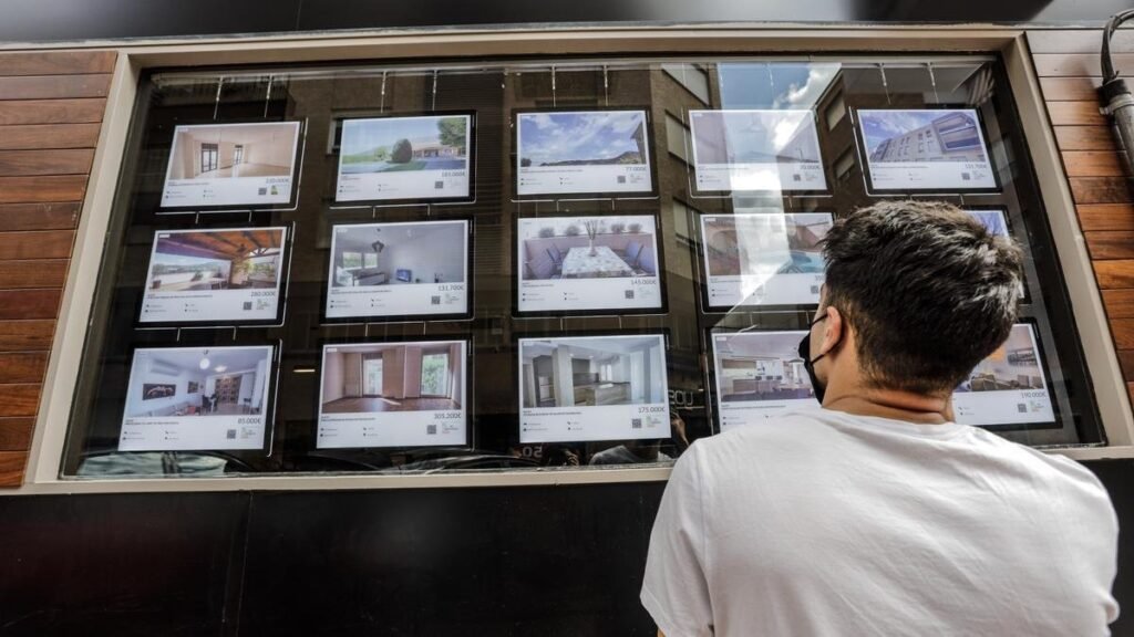 Alicante se endeuda para comprar vivienda: la mitad de las compraventas ya se hacen con hipoteca