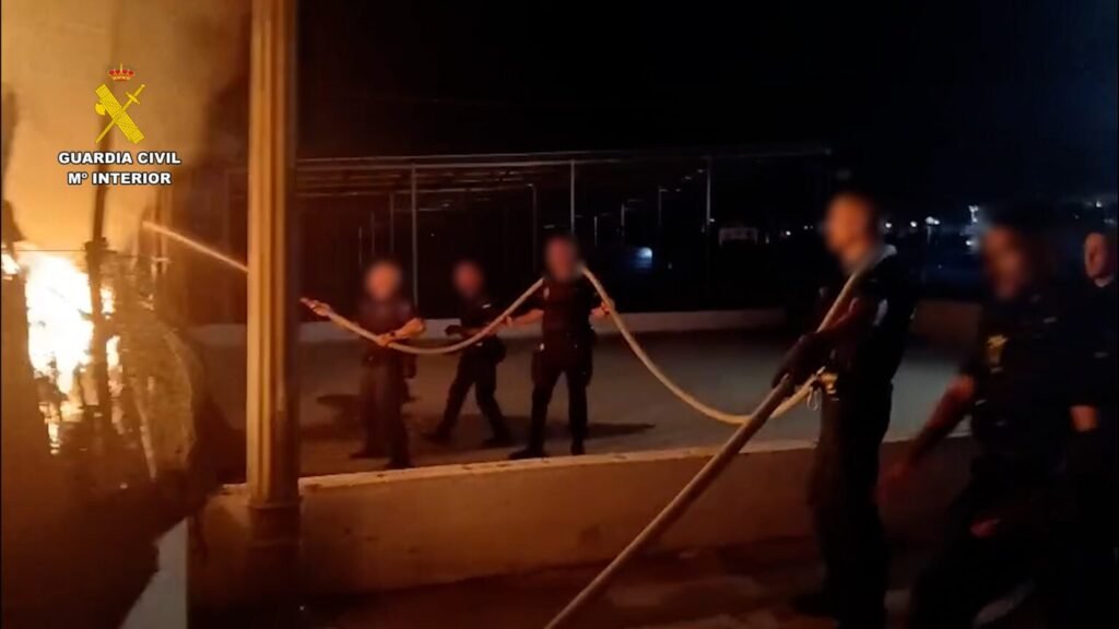 Pánico en un camping de Sant Joan d’Alacant: un incendio obliga a evacuar a 200 personas y deja dos heridos