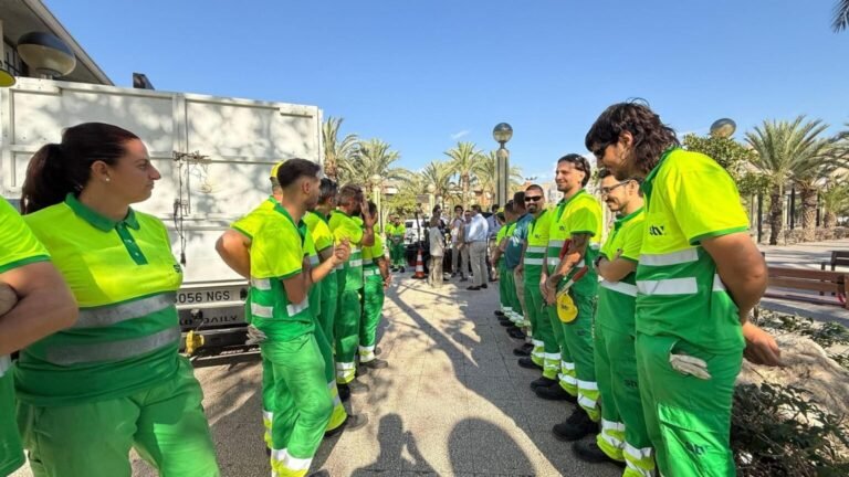 Elche refuerza el cuidado de sus parques: 70 trabajadores nuevos y 5,5 millones al año para mantener las zonas verdes