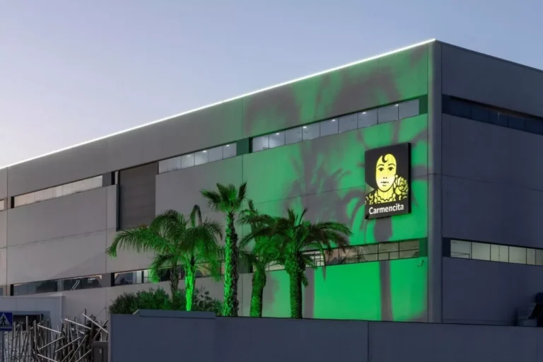 Carmencita estrena sus nuevas instalaciones en Novelda
