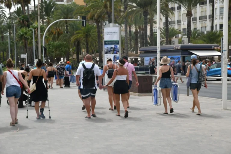 Alicante bate otro récord de empleo extranjero: roza los 170.000 afiliados y ya suponen uno de cada cinco trabajadores
