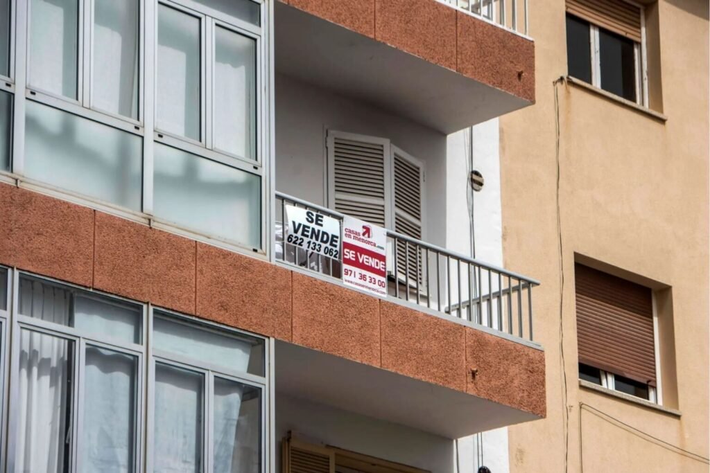 La vivienda se dispara en Alicante y deja a los jóvenes fuera: solo el 6% de las compras son de menores de 31 años