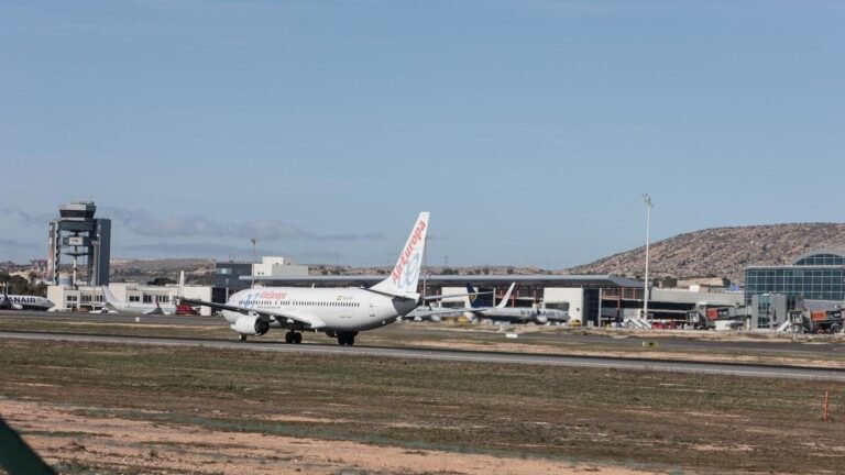 El aeropuerto de Alicante-Elche expropia terrenos para ampliarse