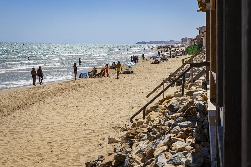 Alarma en la costa valenciana: el Constitucional pone en jaque la protección de viviendas históricas y desata la preocupación vecinal