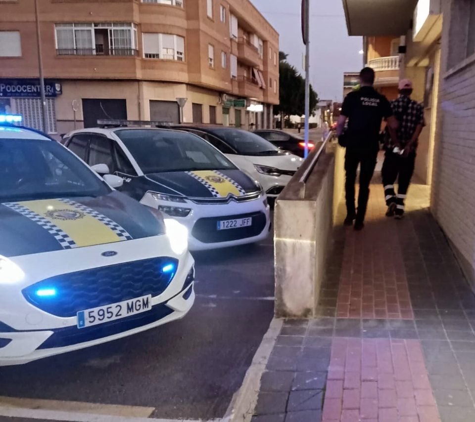 Huye de la Policía drogado en Catral tras una persecución de más de seis kilómetros