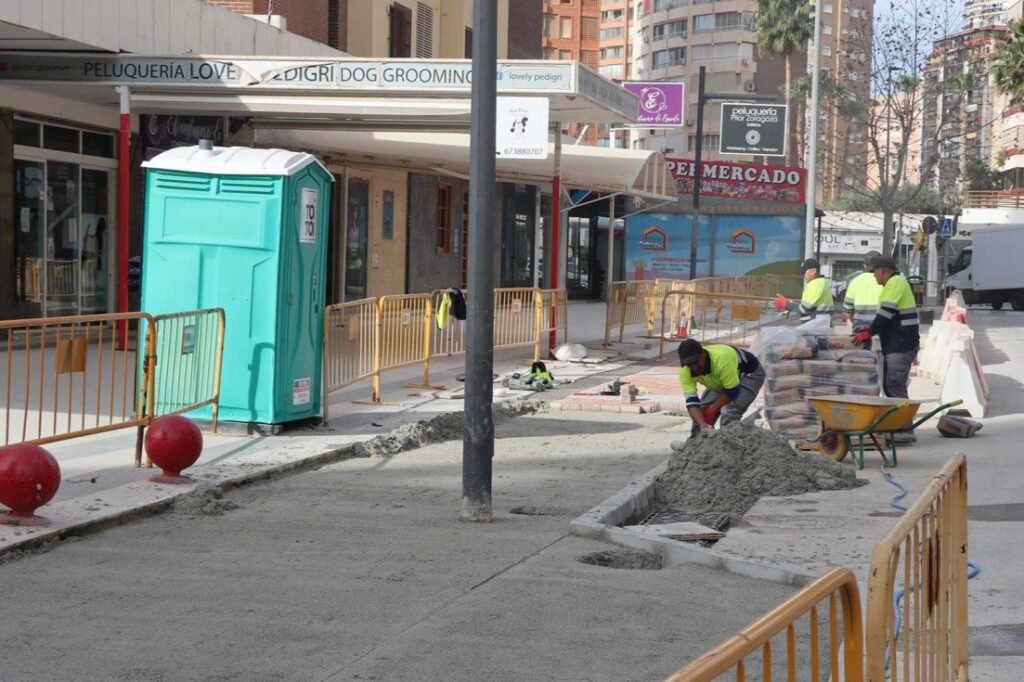 Benidorm corta este miércoles el agua en la calle Montecarlo por las obras de renovación de la red potable