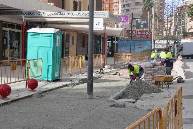 Benidorm corta este miércoles el agua en la calle Montecarlo por las obras de renovación de la red potable