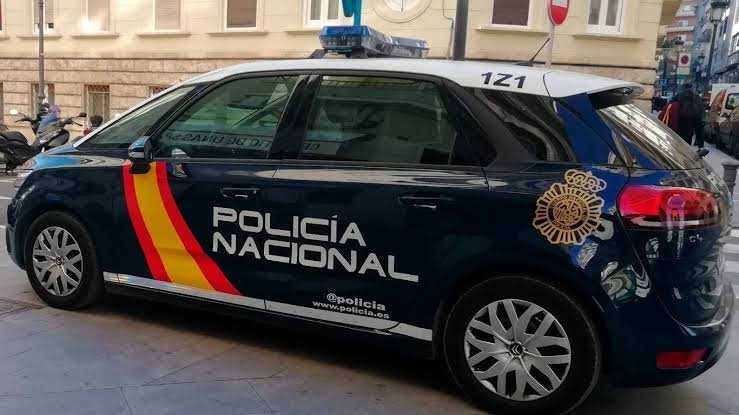 Detenida en Alicante una mujer por una estafa bancaria de 15.499 euros mediante un SMS fraudulento